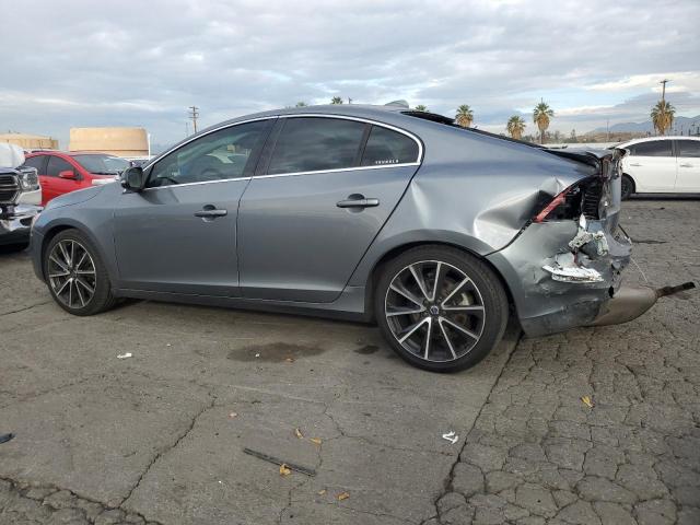 YV149MFKXG2395157 - 2016 VOLVO S60 PREMIER GRAY photo 2