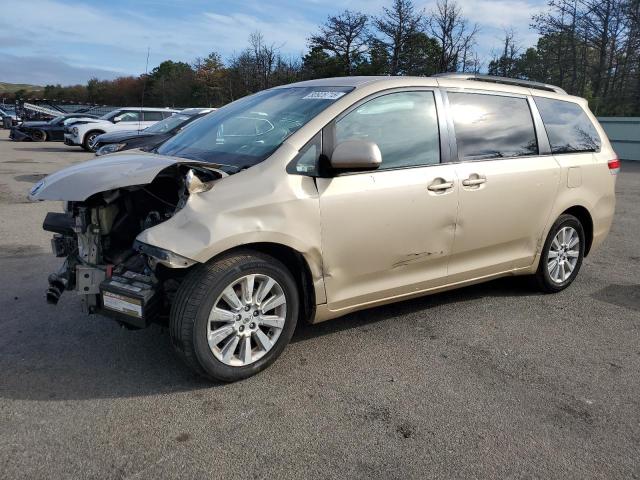 2011 TOYOTA SIENNA LE, 
