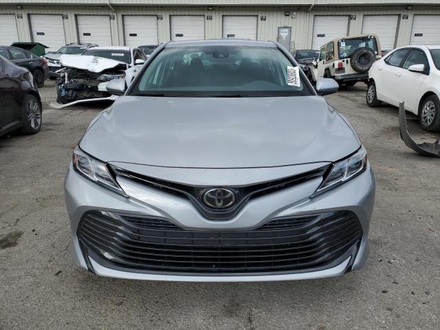 4T1B11HK1KU251165 - 2019 TOYOTA CAMRY L SILVER photo 5