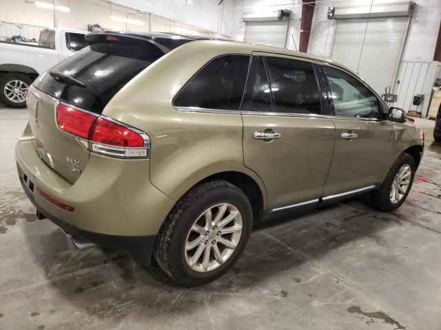 2LMDJ8JK2DBL00012 - 2013 LINCOLN MKX GREEN photo 3