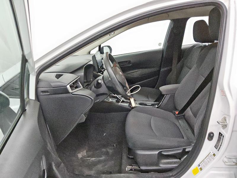 5YFEPMAE5NP274911 - 2022 TOYOTA COROLLA LE Blanco foto 7