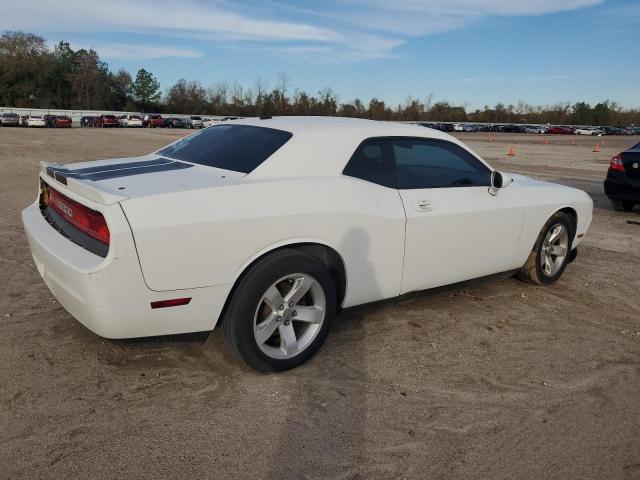 2B3CJ4DV7AH283776 - 2010 DODGE CHALLENGER SE WHITE photo 3