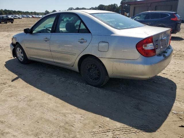 4T1BE32K62U507583 - 2002 TOYOTA CAMRY LE SILVER photo 2