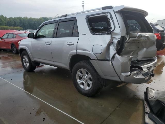 JTEZU5JR7K5199202 - 2019 TOYOTA 4RUNNER SR5 银色 照片 2