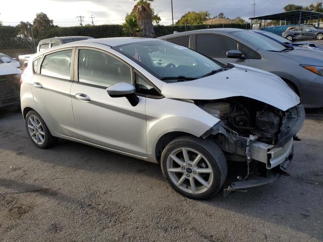 3FADP4EJ0KM136852 - 2019 FORD FIESTA SE GRAY photo 4