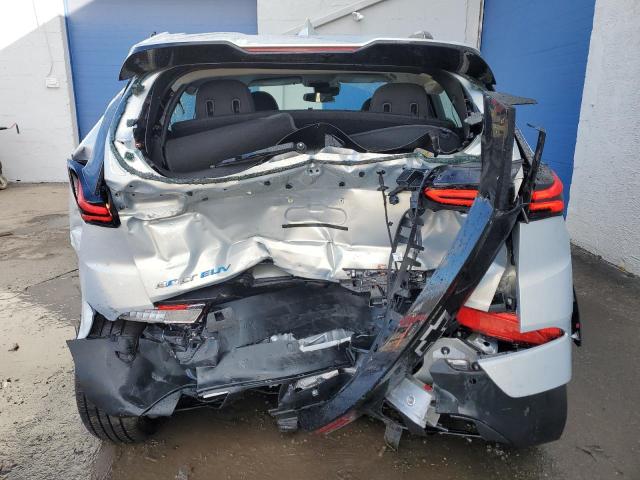 1G1FY6S04P4150532 - 2023 CHEVROLET BOLT EUV LT SILVER photo 6