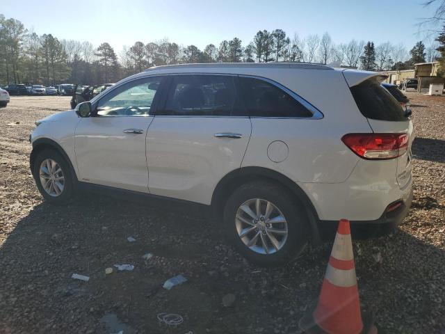 5XYPGDA35HG273015 - 2017 KIA SORENTO LX WHITE photo 2