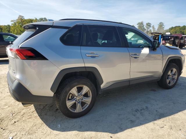 4T3LWRFV9NU067718 - 2022 TOYOTA RAV4 LE 银色 照片 3