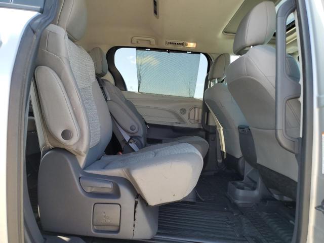 5TDBSKFC5MS019968 - 2021 TOYOTA SIENNA LE فضي صورة 11