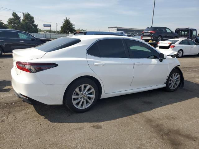 4T1C11AK8MU612036 - 2021 TOYOTA CAMRY LE WHITE photo 3