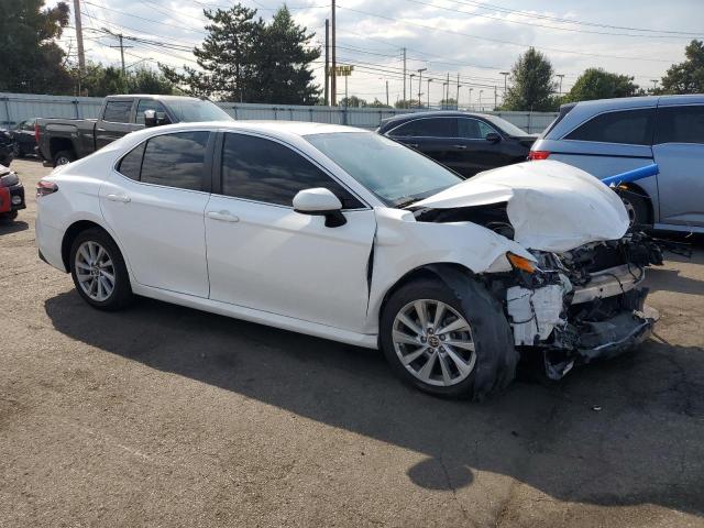 4T1C11AK8MU612036 - 2021 TOYOTA CAMRY LE WHITE photo 4