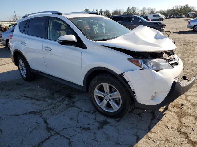 JTMRFREV1DD036194 - 2013 TOYOTA RAV4 XLE WHITE photo 4