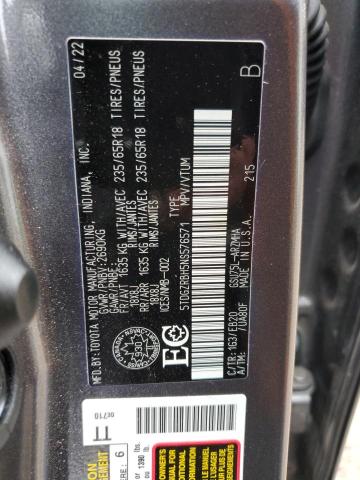 5TDGZRBH5NS576571 - 2022 TOYOTA HIGHLANDER XLE GRAY photo 13