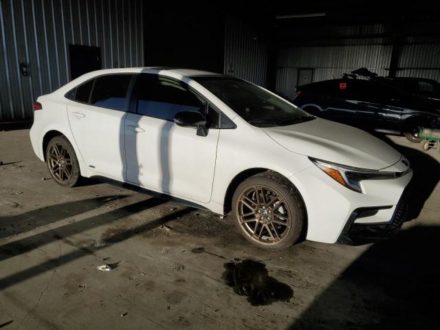 JTDBDMHE8R3010288 - 2024 TOYOTA COROLLA LE WHITE photo 4