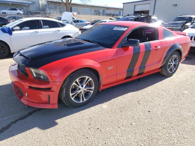 1ZVFT82H855152246 - 2005 FORD MUSTANG GT RED photo 1