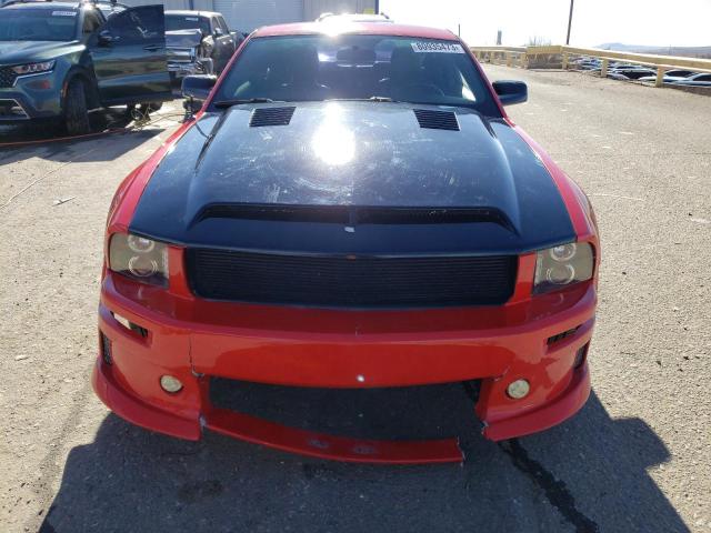 1ZVFT82H855152246 - 2005 FORD MUSTANG GT RED photo 5