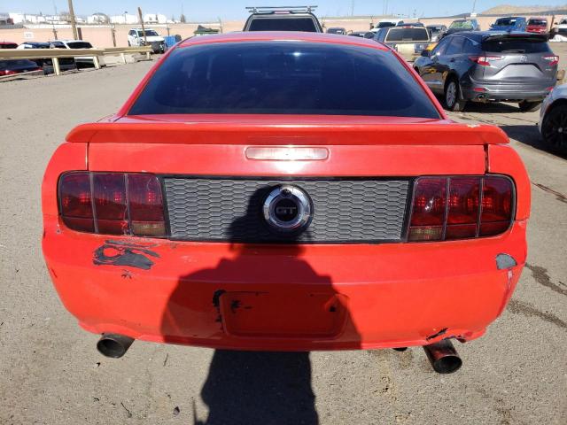 1ZVFT82H855152246 - 2005 FORD MUSTANG GT RED photo 6