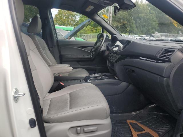 5FNYF8H00NB007902 - 2022 HOND PASSPORT ELITE WHITE photo 5