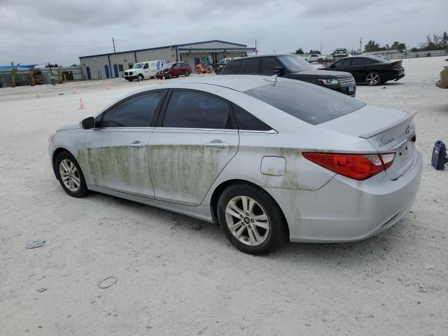 5NPEB4AC0DH642792 - 2013 HYUNDAI SONATA GLS SILVER photo 2