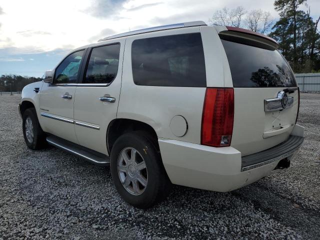 1GYEC638X8R117278 - 2008 CADILLAC ESCALADE LUXURY WHITE photo 2