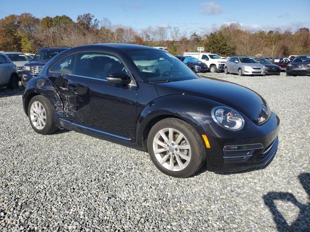 3VWJD7ATXJM709587 - 2018 VOLKSWAGEN BEETLE SE BLACK photo 4