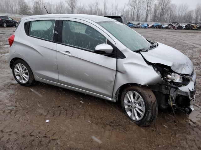 KL8CD6SA7MC748574 - 2021 CHEVROLET SPARK 1LT SILVER photo 4