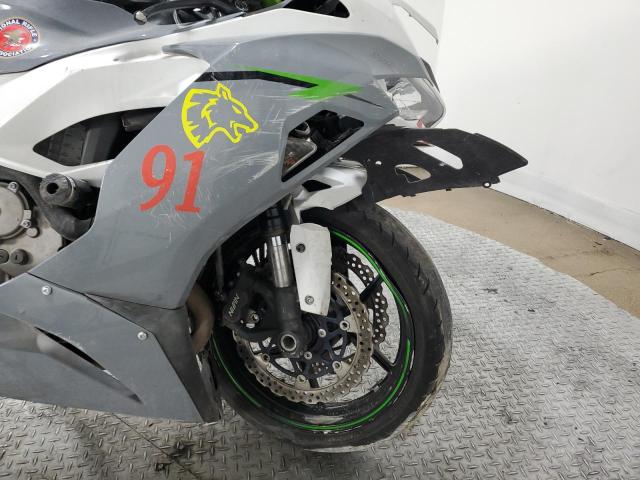 JKBZXJH19MA008321 - 2021 KAWASAKI ZX636 K WHITE photo 14