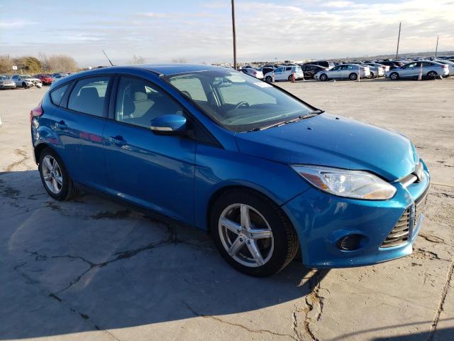 1FADP3K21EL311705 - 2014 FORD FOCUS SE BLUE photo 4