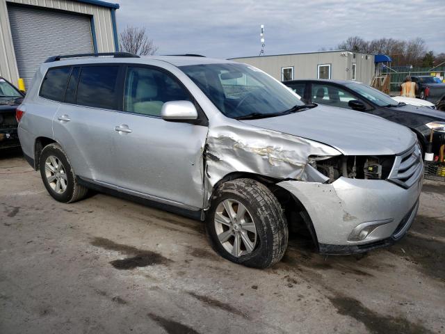 5TDBK3EH9CS110677 - 2012 TOYOTA HIGHLANDER BASE SILVER photo 4