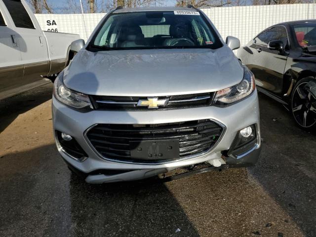 3GNCJMSB0HL268360 - 2017 CHEVROLET TRAX PREMIER SILVER photo 5