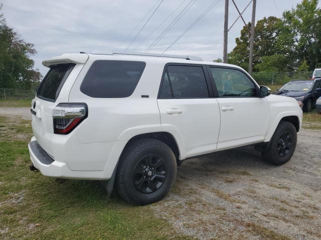 JTEBU5JR0G5303148 - 2016 TOYOTA 4RUNNER SR5/SR5 PREMIUM WHITE photo 4