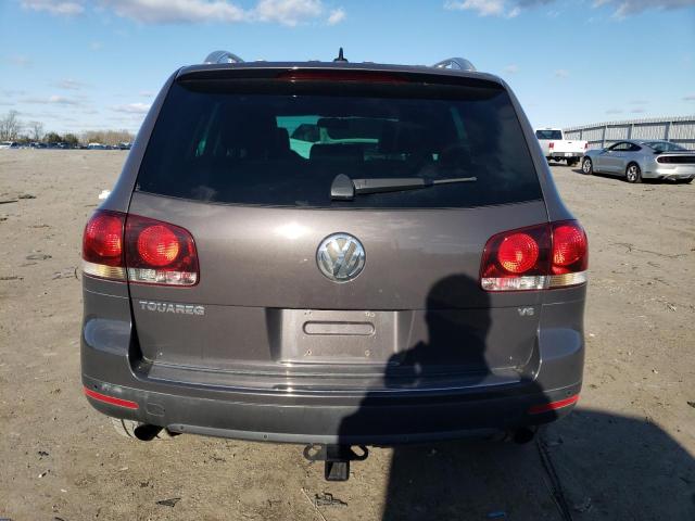 WVGBF7A99AD000341 - 2010 VOLKSWAGEN TOUAREG V6 GRAY photo 6