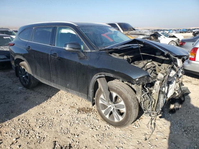 5TDGZRBHXNS587940 - 2022 TOYOTA HIGHLANDER XLE BLACK photo 4