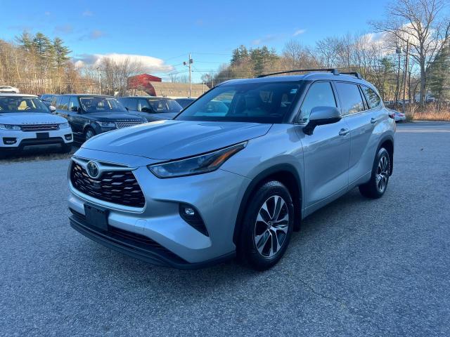 5TDHZRBH9MS532902 - 2021 TOYOTA HIGHLANDER XLE 银色 照片 2