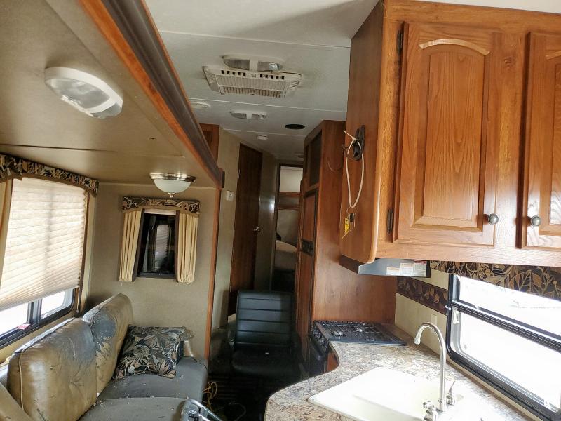 4YDF27527E7200215 - 2014 KEYSTONE HORNET WHITE photo 5