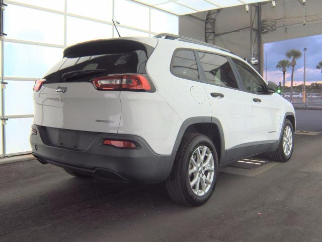1C4PJLAB2GW189593 - 2016 JEEP CHEROKEE SPORT WHITE photo 4