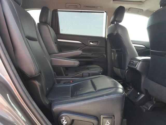 5TDKKRFH7GS157326 - 2016 TOYOTA HIGHLANDER XLE Gris foto 11