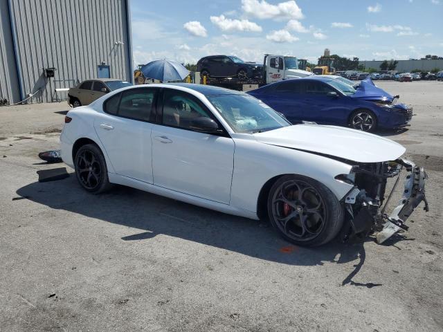ZARFAMANXK7598378 - 2019 ALFA ROMEO GIULIA Սպիտակ լուսանկար 4