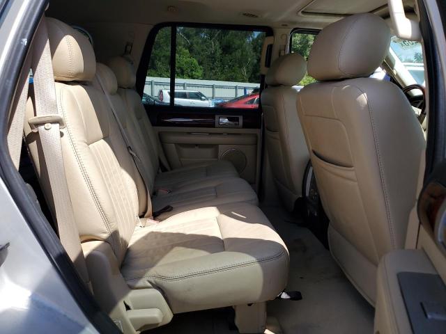 5LMFU27575LJ20033 - 2005 LINCOLN NAVIGATOR SILVER photo 11