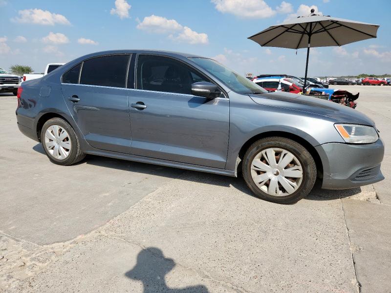 3VWDP7AJ9DM382560 - 2013 VOLKSWAGEN JETTA SE GRAY photo 4