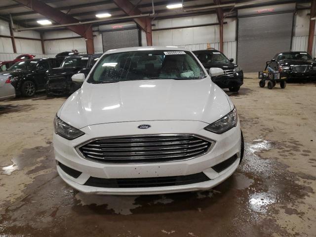 3FA6P0H74HR182584 - 2017 FORD FUSION SE WHITE photo 5