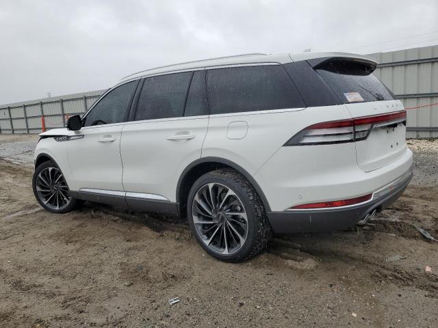 5LM5J7XCXNGL13530 - 2022 LINCOLN AVIATOR RESERVE WHITE photo 2