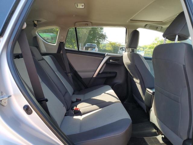 2T3RFREV8FW357364 - 2015 TOYT RAV4 XLE SILVER photo 6