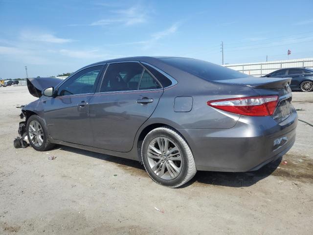 4T1BF1FK6HU276432 - 2017 TOYOTA CAMRY LE GRAY photo 2