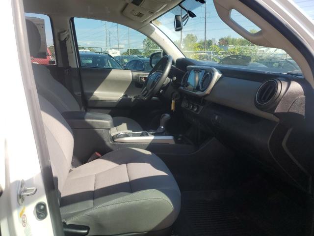 3TMAZ5CN2HM052611 - 2017 TOYT TACOMA DOUBLE CAB 白色 照片 5