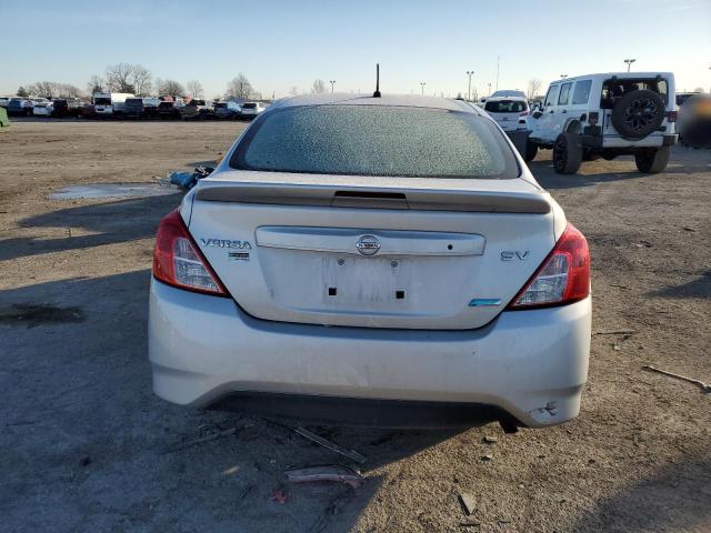 3N1CN7AP1GL853199 - 2016 NISSAN VERSA S SILVER photo 6