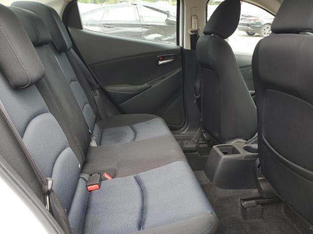 3MYDLBZV7GY113979 - 2016 TOYOTA SCION IA WHITE photo 10