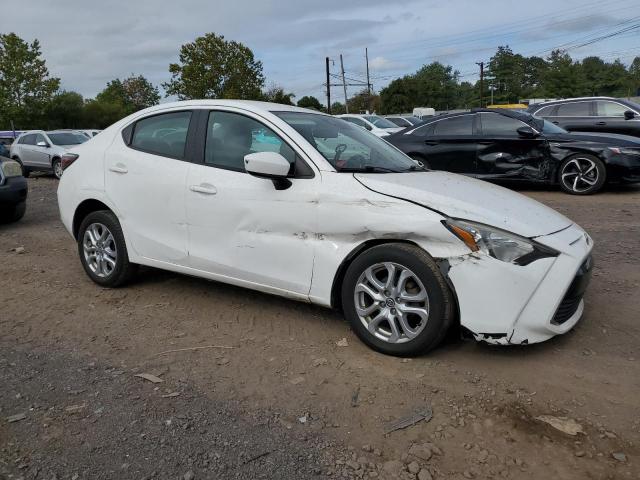 3MYDLBZV7GY113979 - 2016 TOYOTA SCION IA WHITE photo 4