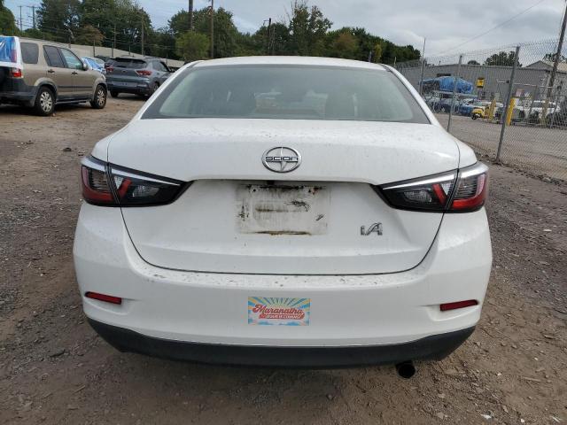 3MYDLBZV7GY113979 - 2016 TOYOTA SCION IA WHITE photo 6