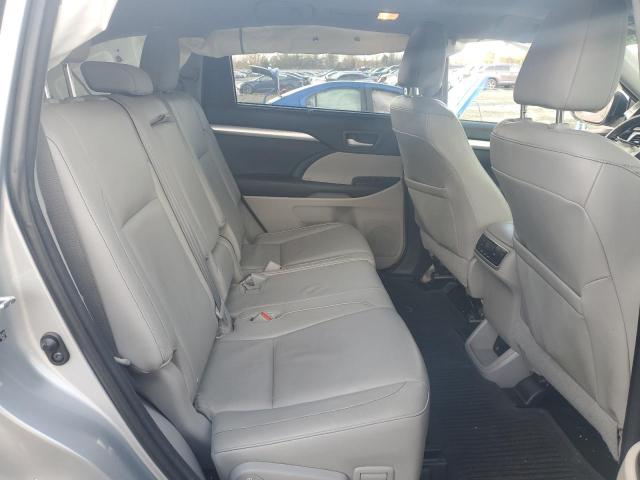 5TDJKRFHXES030420 - 2014 TOYOTA HIGHLANDER XLE 银色 照片 11